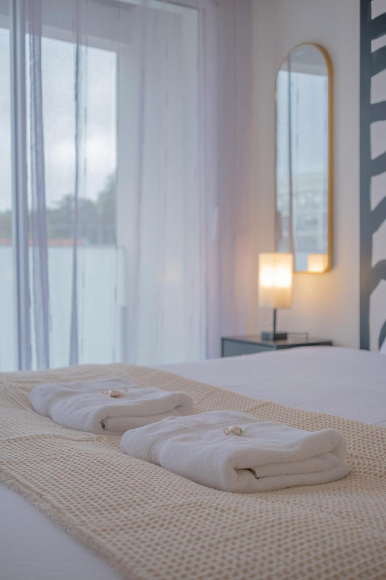 Le Trianon - Parking Prive Apartment Reims Luaran gambar